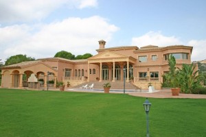 Frontline golf property Altos Valderrama, Sotogrande