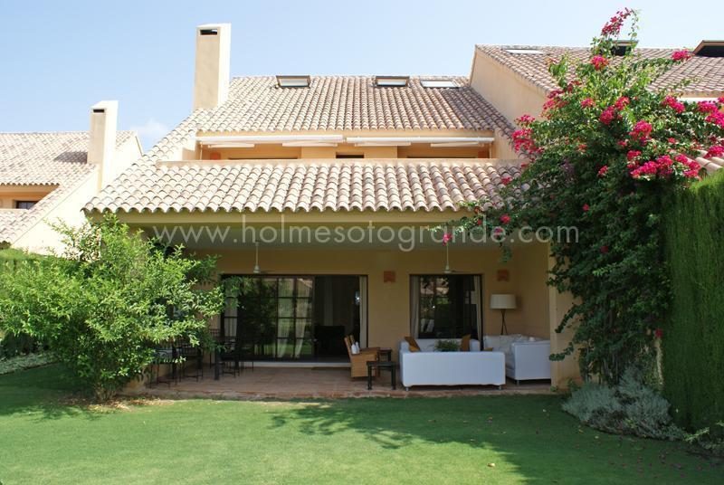 Holmes Property 5 bed villa Sotogrande