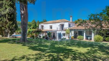 splendid traditional style villa sotogrande